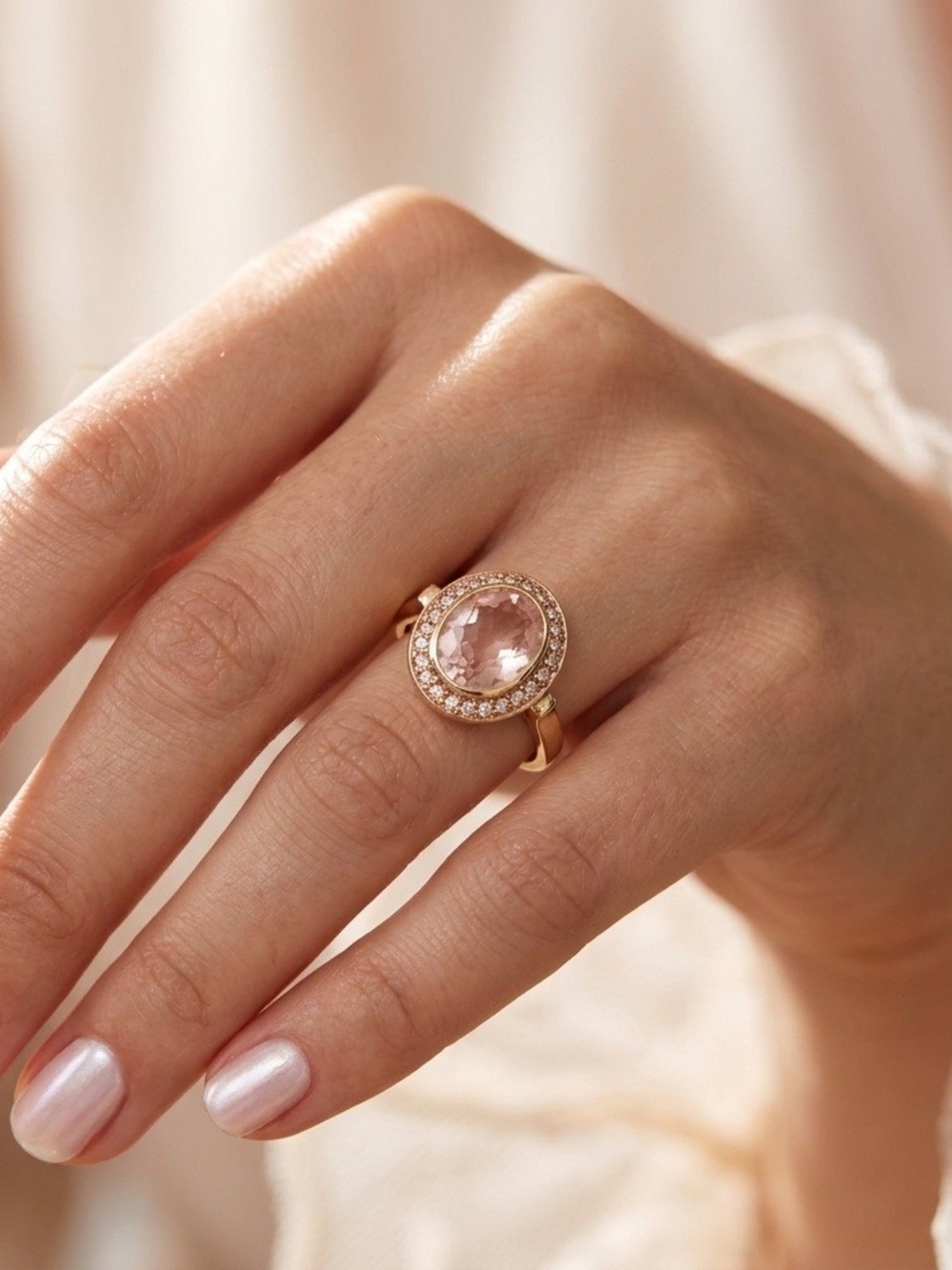 Gold Ring with Pink Centerstone and Pavé Halo/ 925 RI